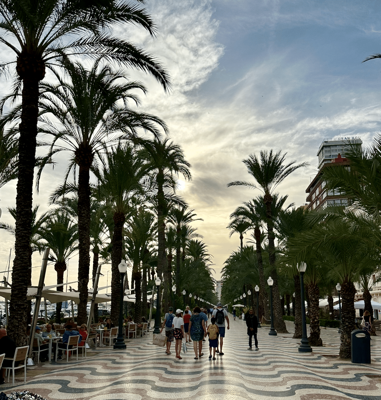 Ocean promenade in Alicante, northern costa blanca
