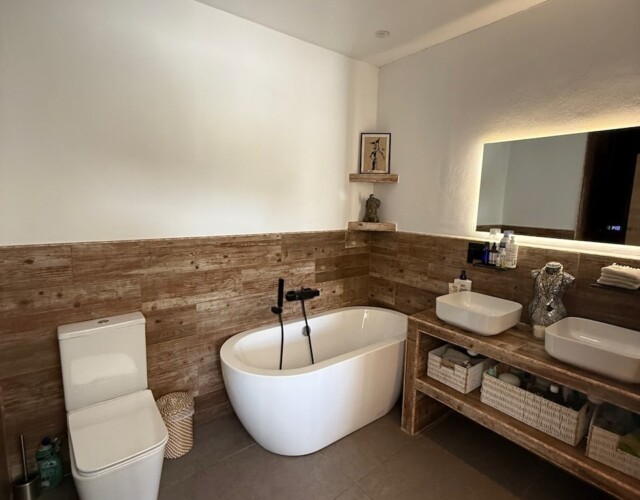 Master bath.