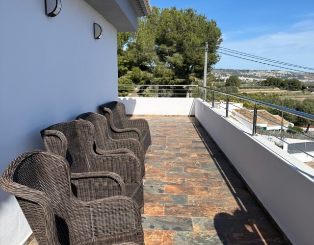 Otherside of wrap around deck.